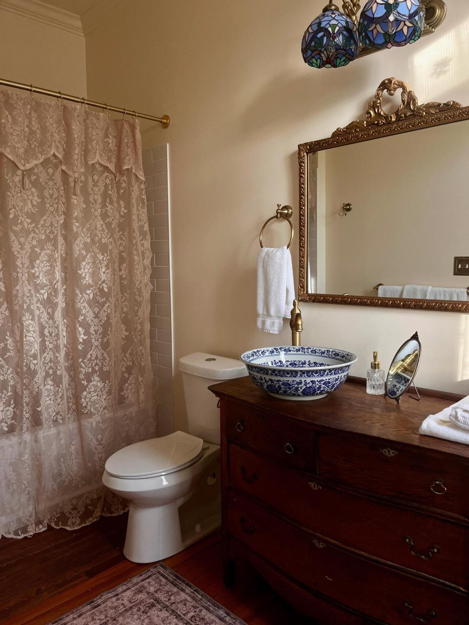 Tanglewood Inn Greenville Room photo